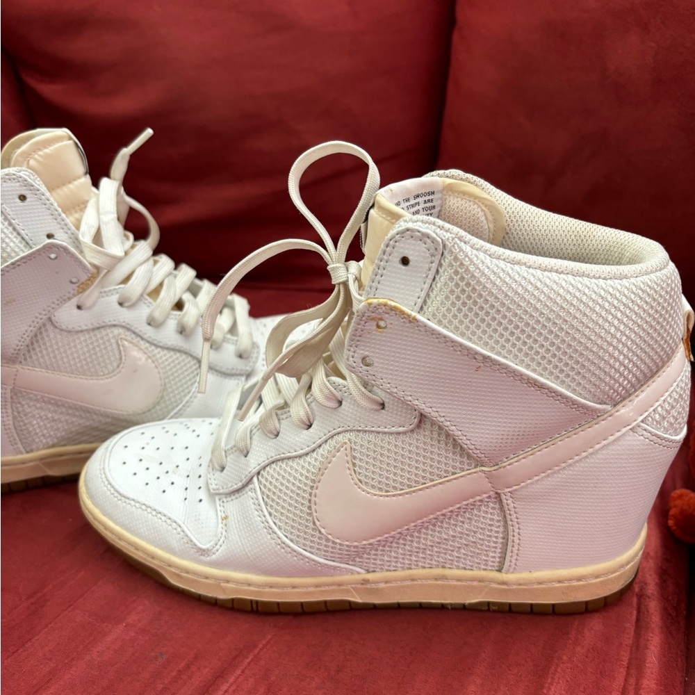 NIKE woman’s dunk sky high wedge mesh sneakers